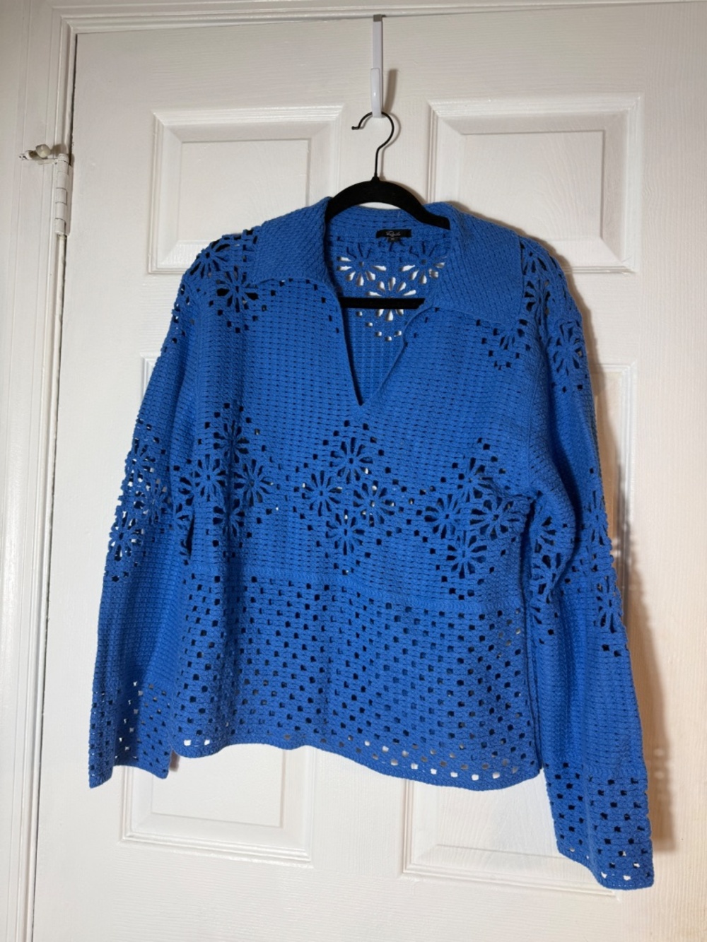 Rails Blue Floral Crochet Collared V-Neck Pullover Sweater Size Medium - Picture 5 of 7